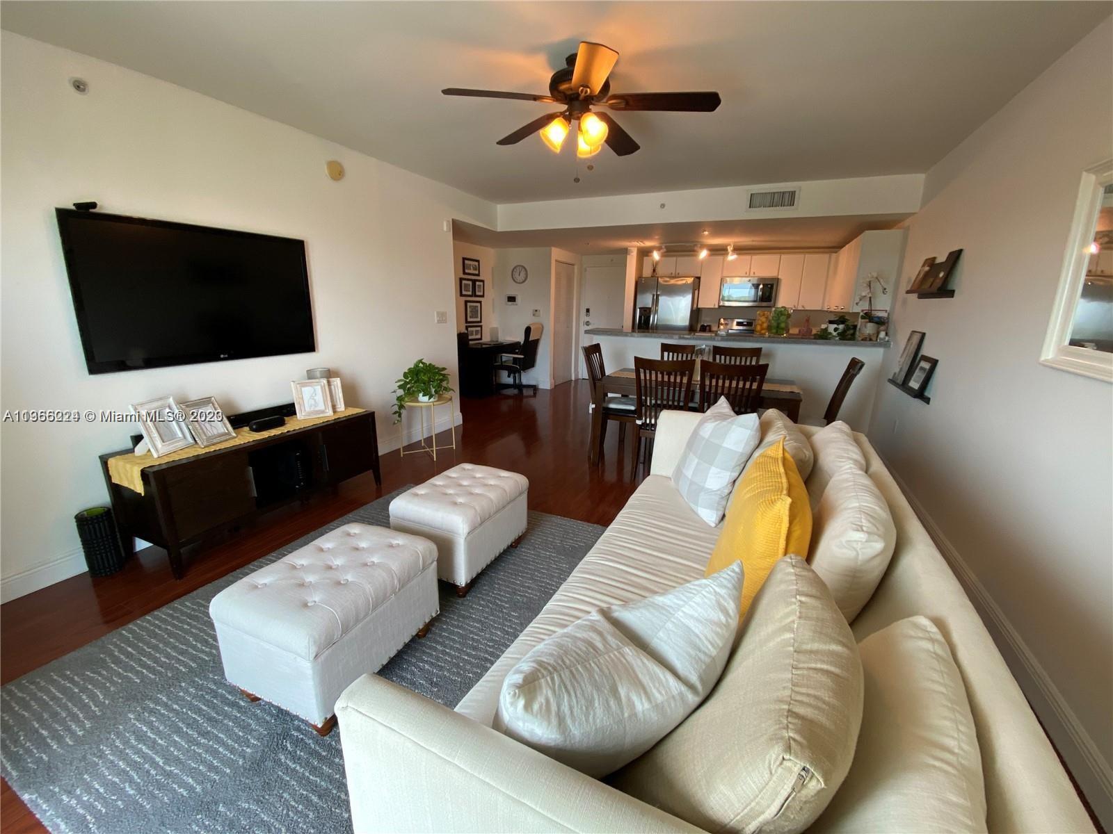 VILLAGGIO IN THE GROVE TO - Residential