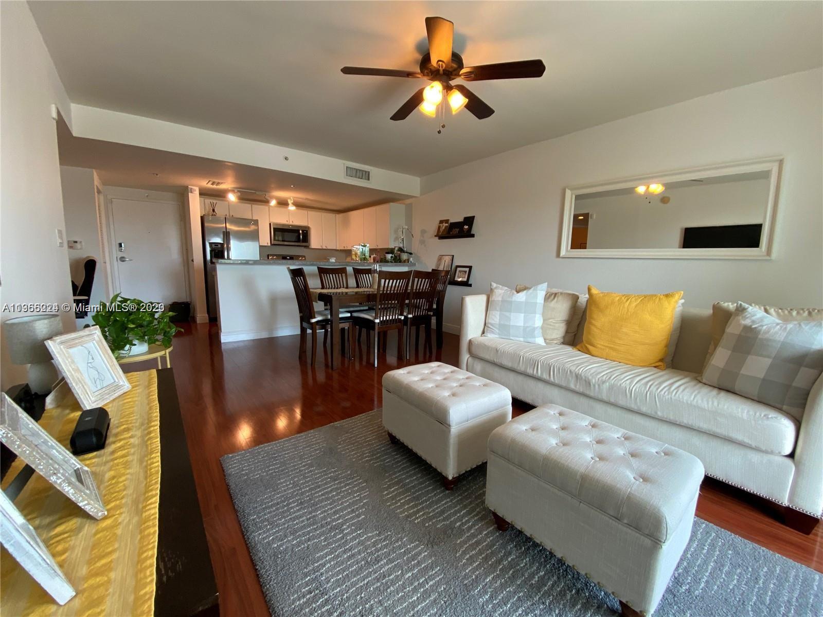 VILLAGGIO IN THE GROVE TO - Residential