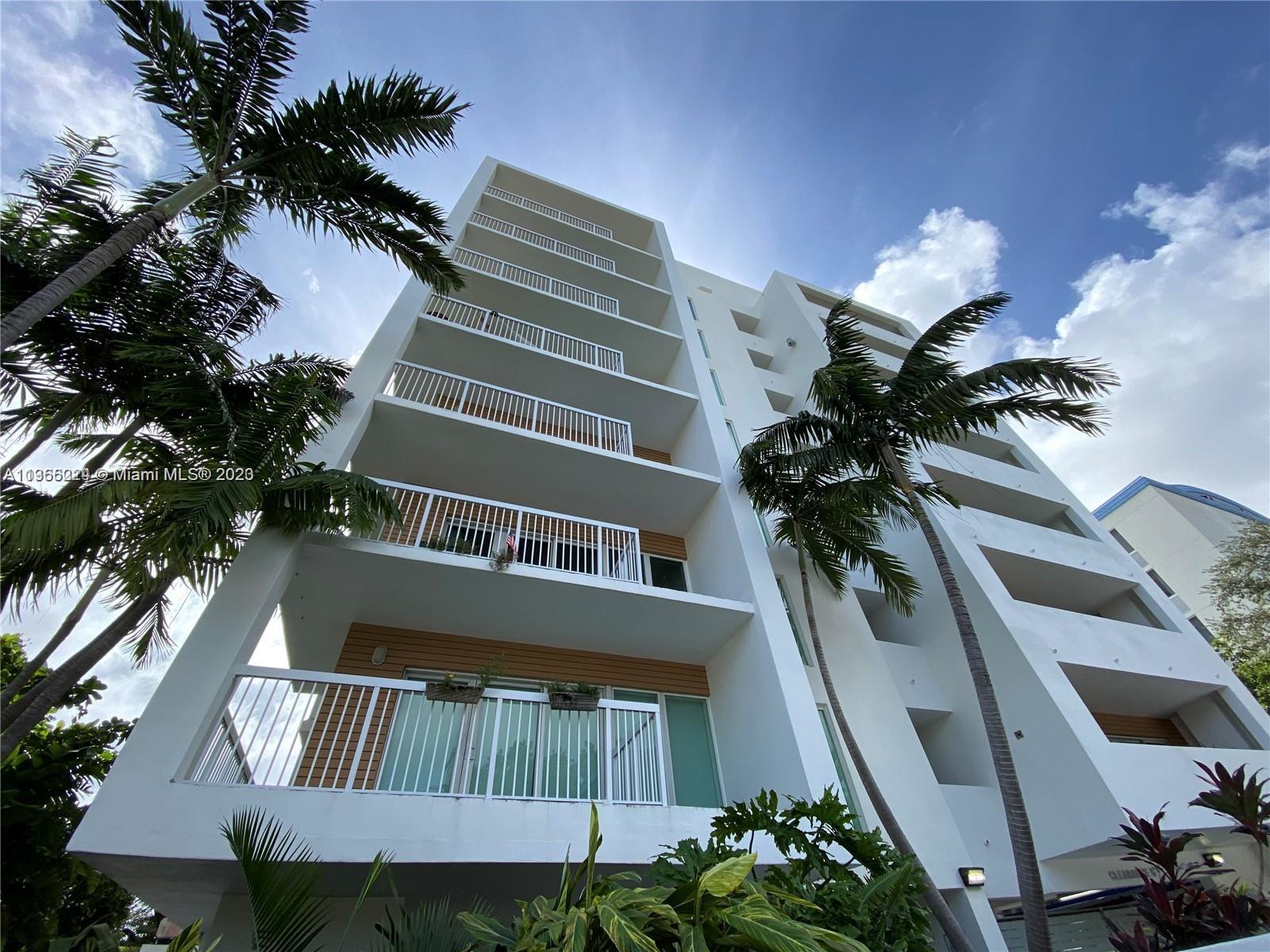 VILLAGGIO IN THE GROVE TO - Residential