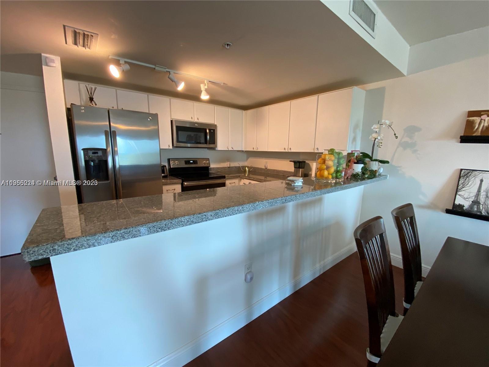 VILLAGGIO IN THE GROVE TO - Residential