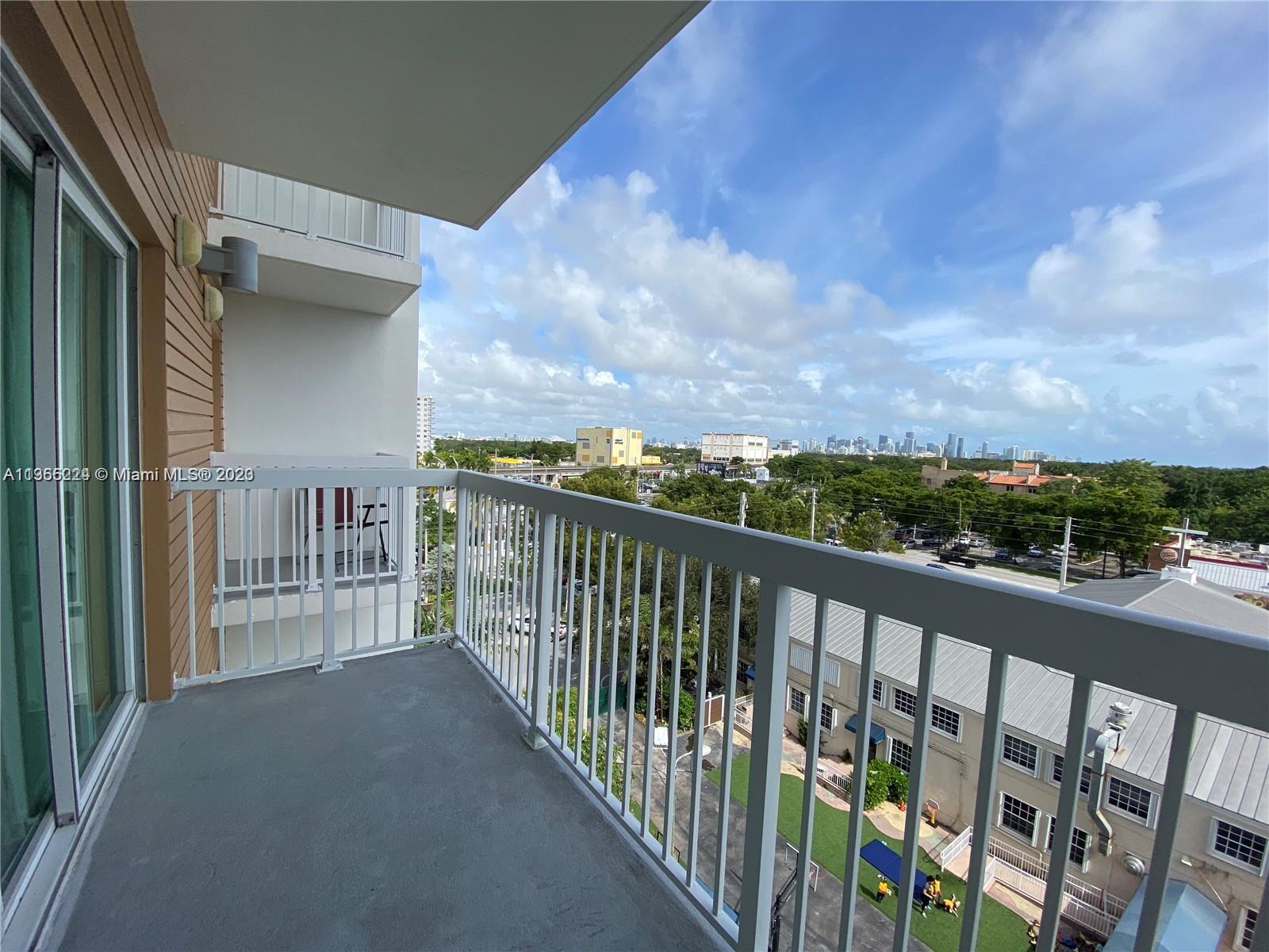 VILLAGGIO IN THE GROVE TO - Residential
