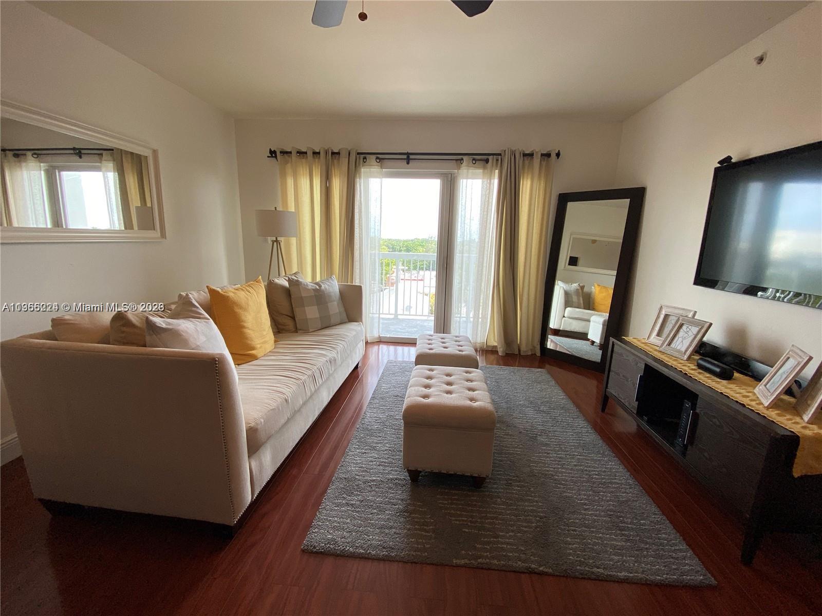 VILLAGGIO IN THE GROVE TO - Residential