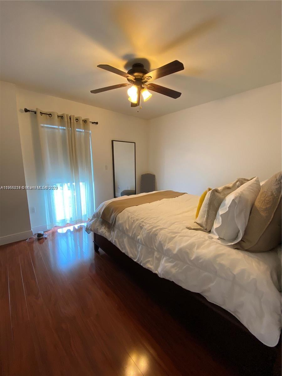 VILLAGGIO IN THE GROVE TO - Residential