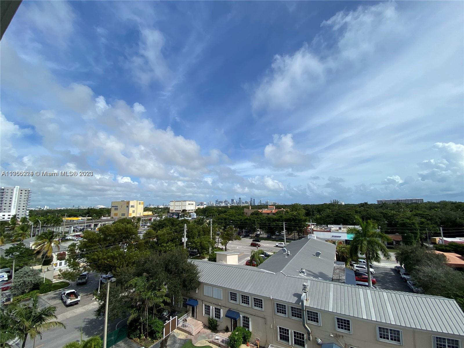 VILLAGGIO IN THE GROVE TO - Residential