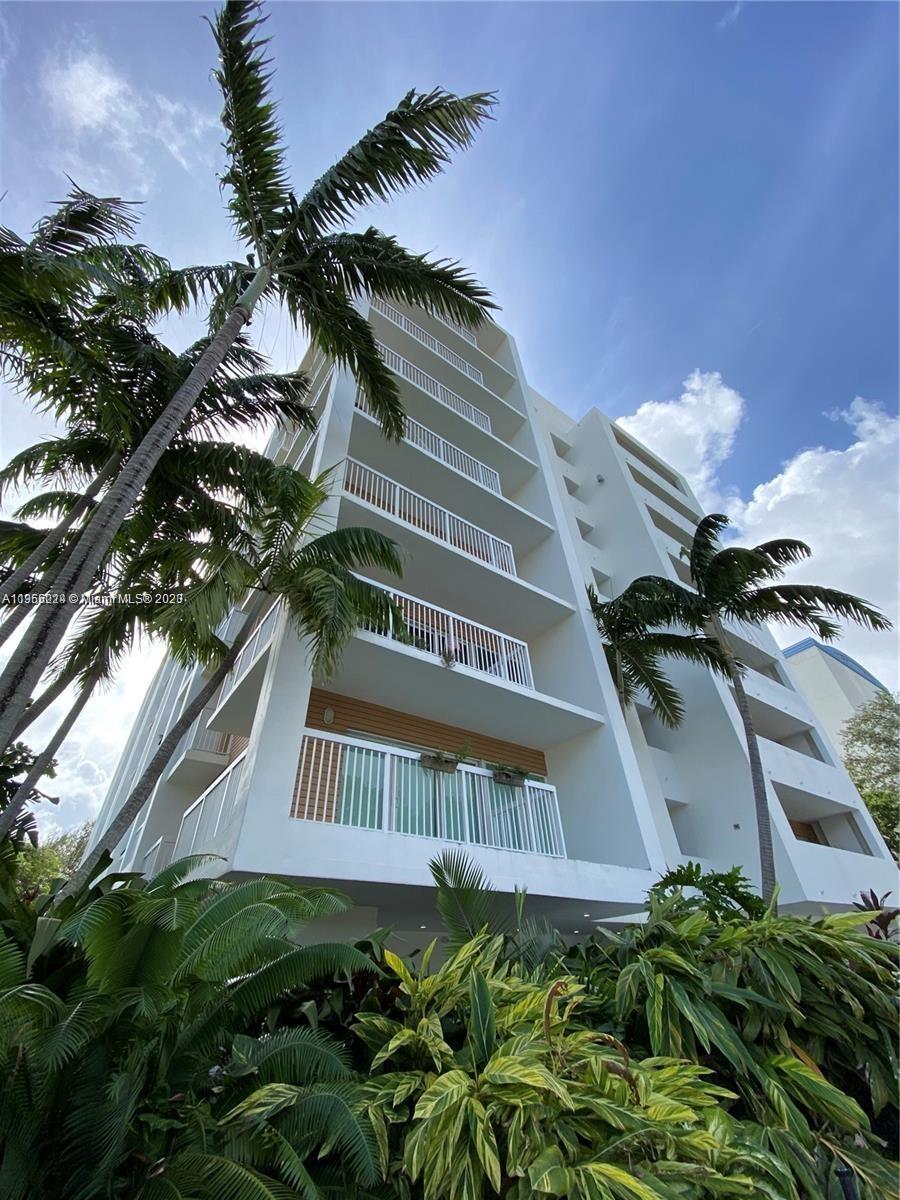 VILLAGGIO IN THE GROVE TO - Residential