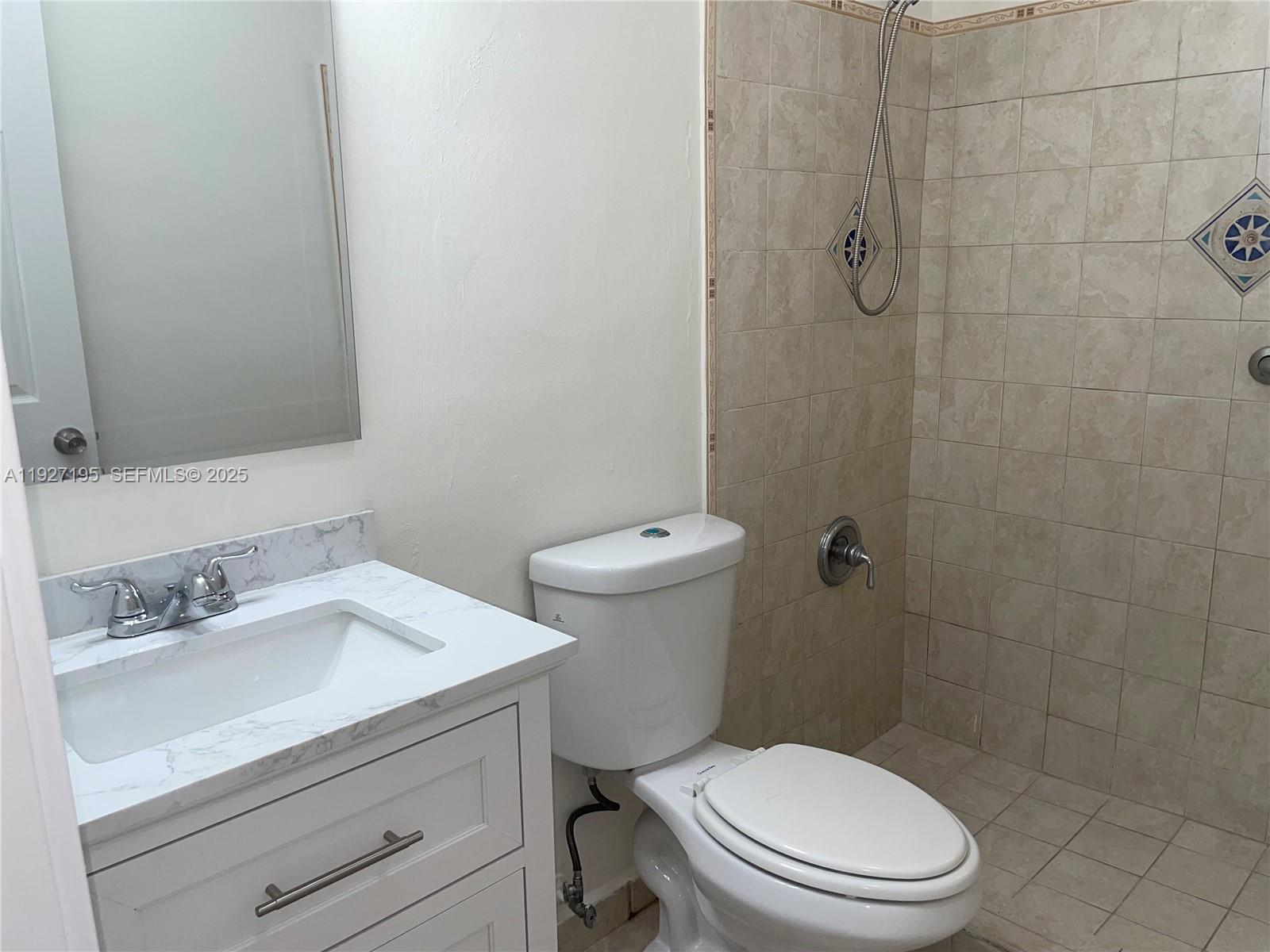 GREENGLADE VILLAS - Residential Lease