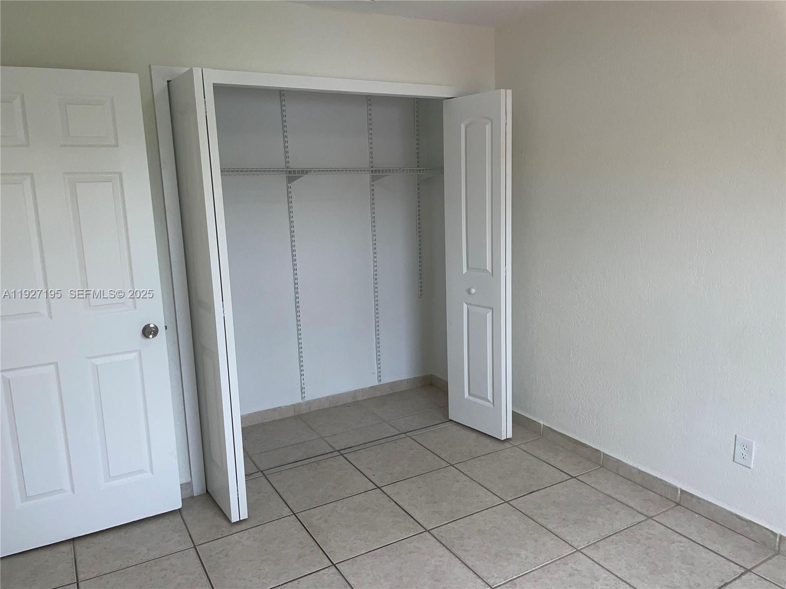 GREENGLADE VILLAS - Residential Lease