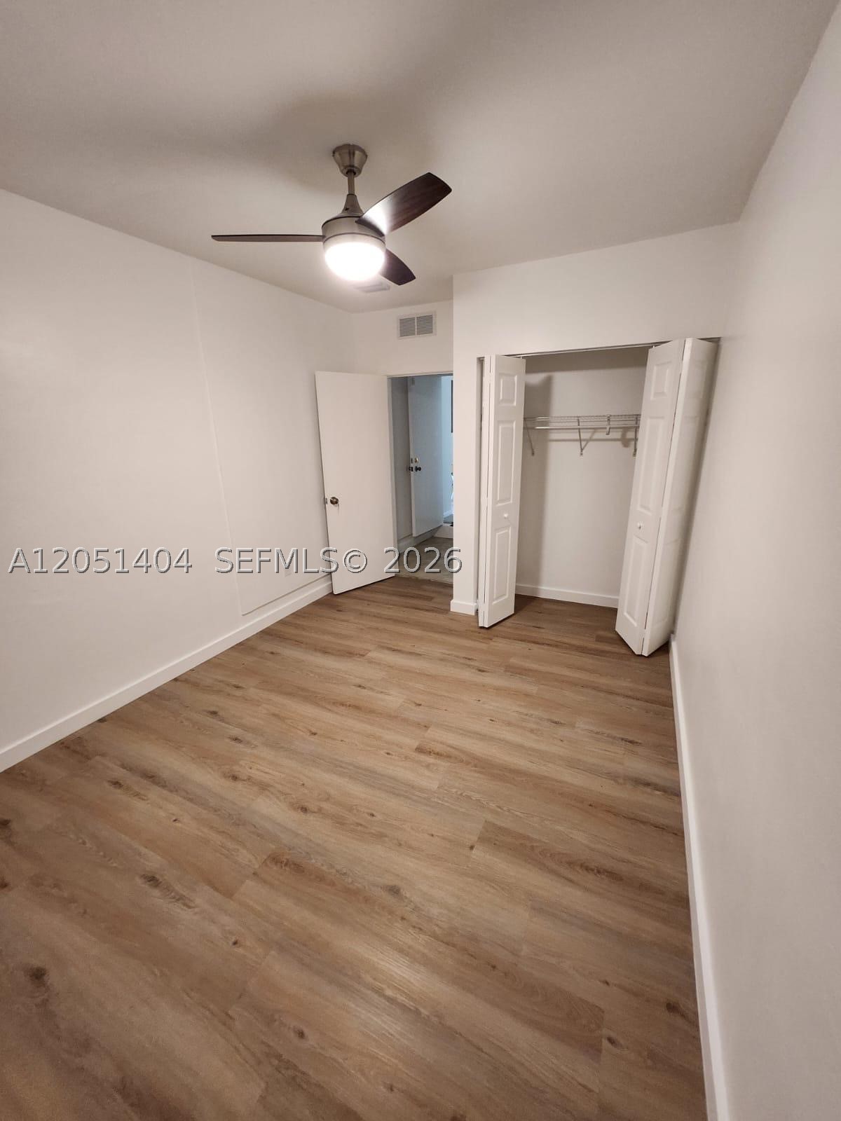 TOWNHOMES OF COUNTRY LAKE - Residential