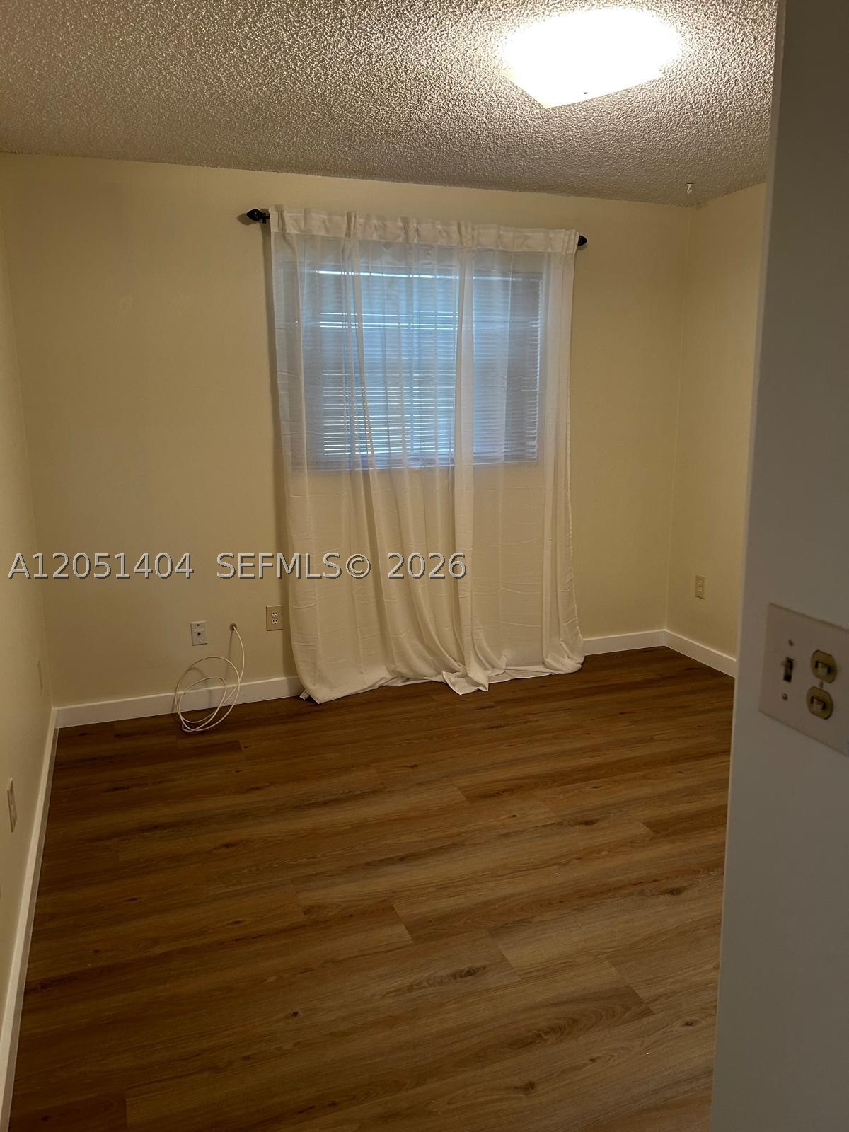 TOWNHOMES OF COUNTRY LAKE - Residential