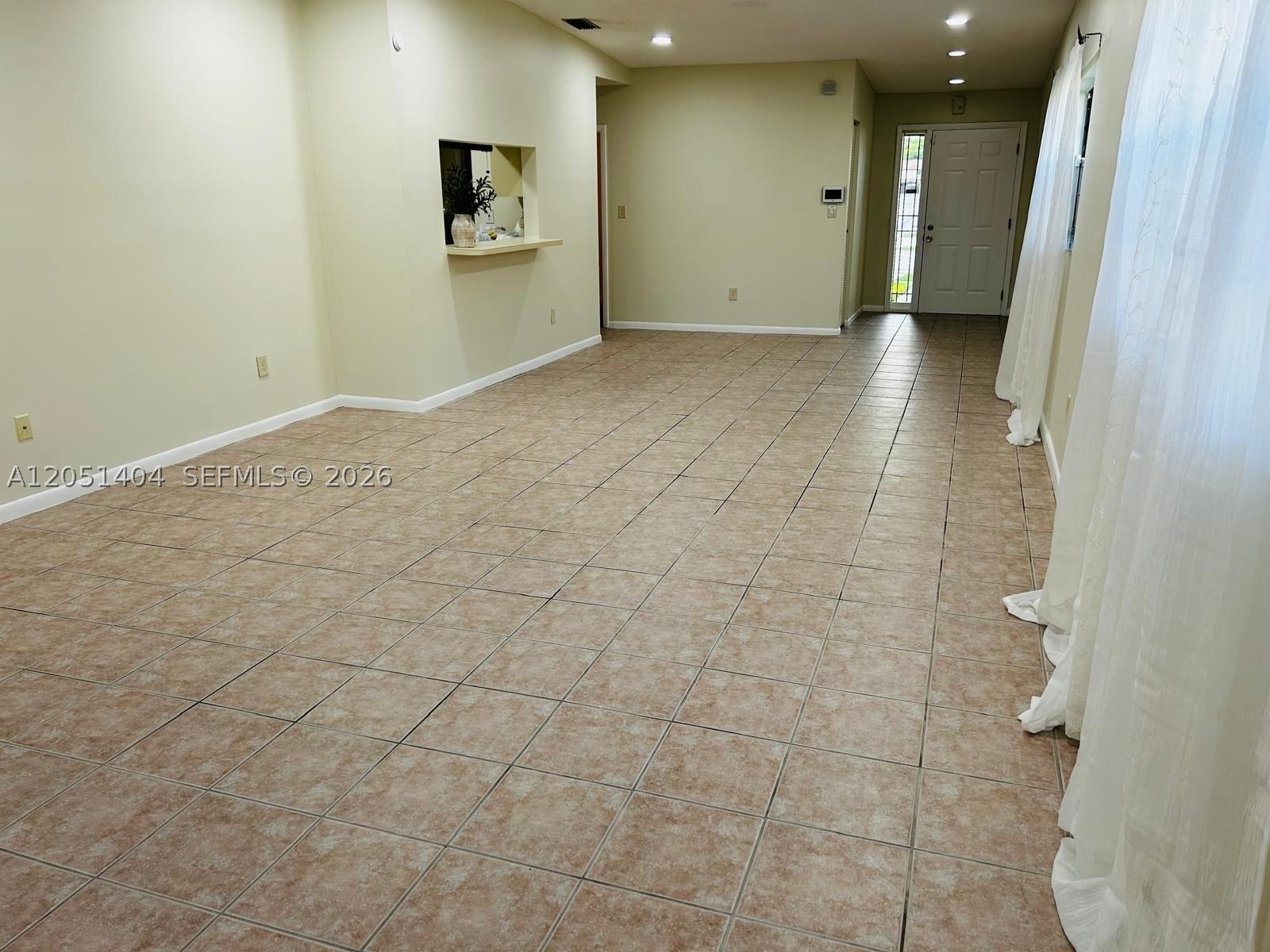 TOWNHOMES OF COUNTRY LAKE - Residential