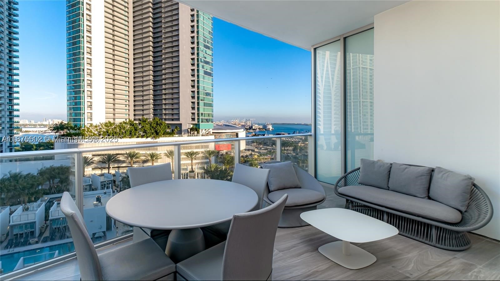 PARAMOUNT MIAMI WORLDCENT - Residential