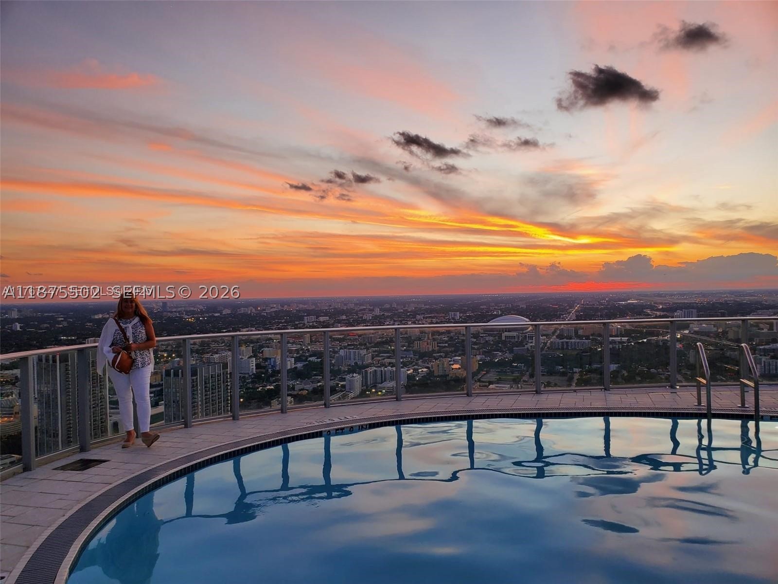 PARAMOUNT MIAMI WORLDCENT - Residential