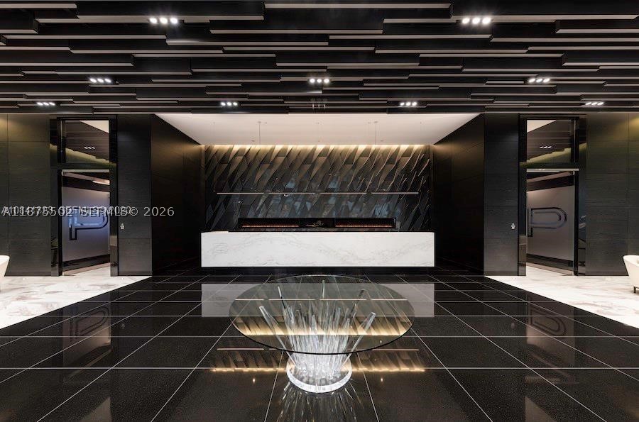 PARAMOUNT MIAMI WORLDCENT - Residential