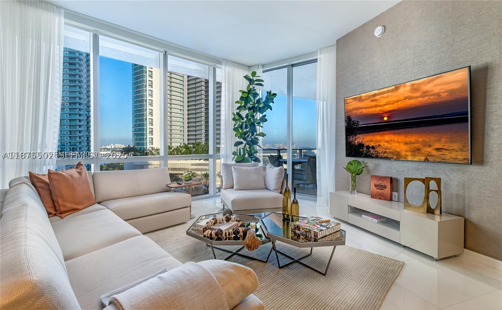 PARAMOUNT MIAMI WORLDCENT - Residential