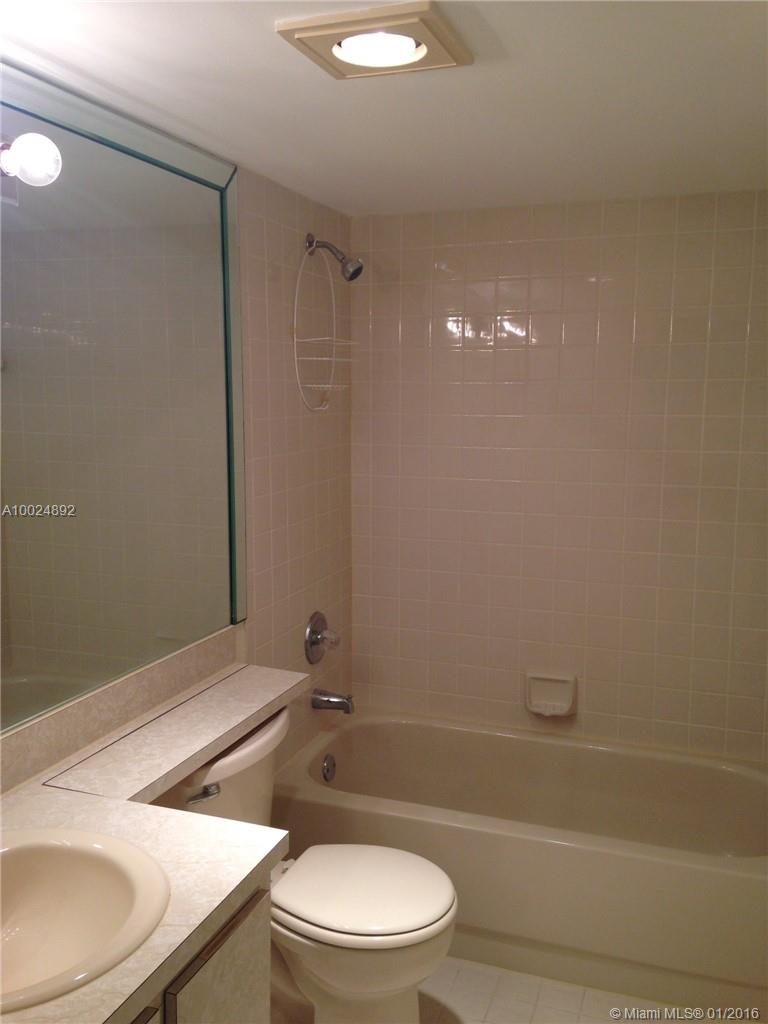 MEADOWBROOK LAKES - Residential Lease