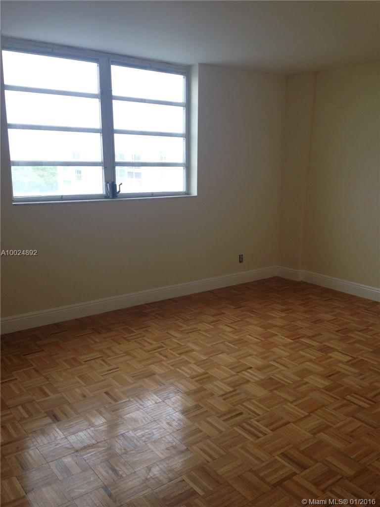MEADOWBROOK LAKES - Residential Lease