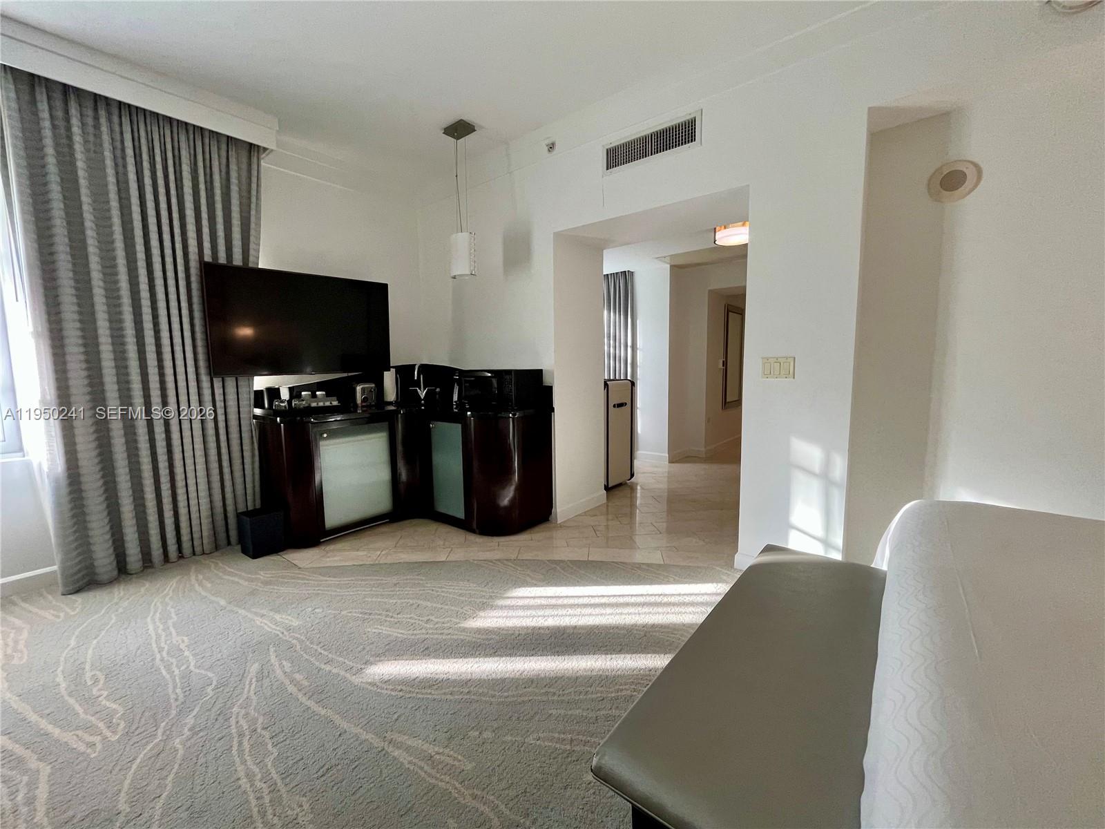 FONTAINEBLEAU III OCEAN C - Residential