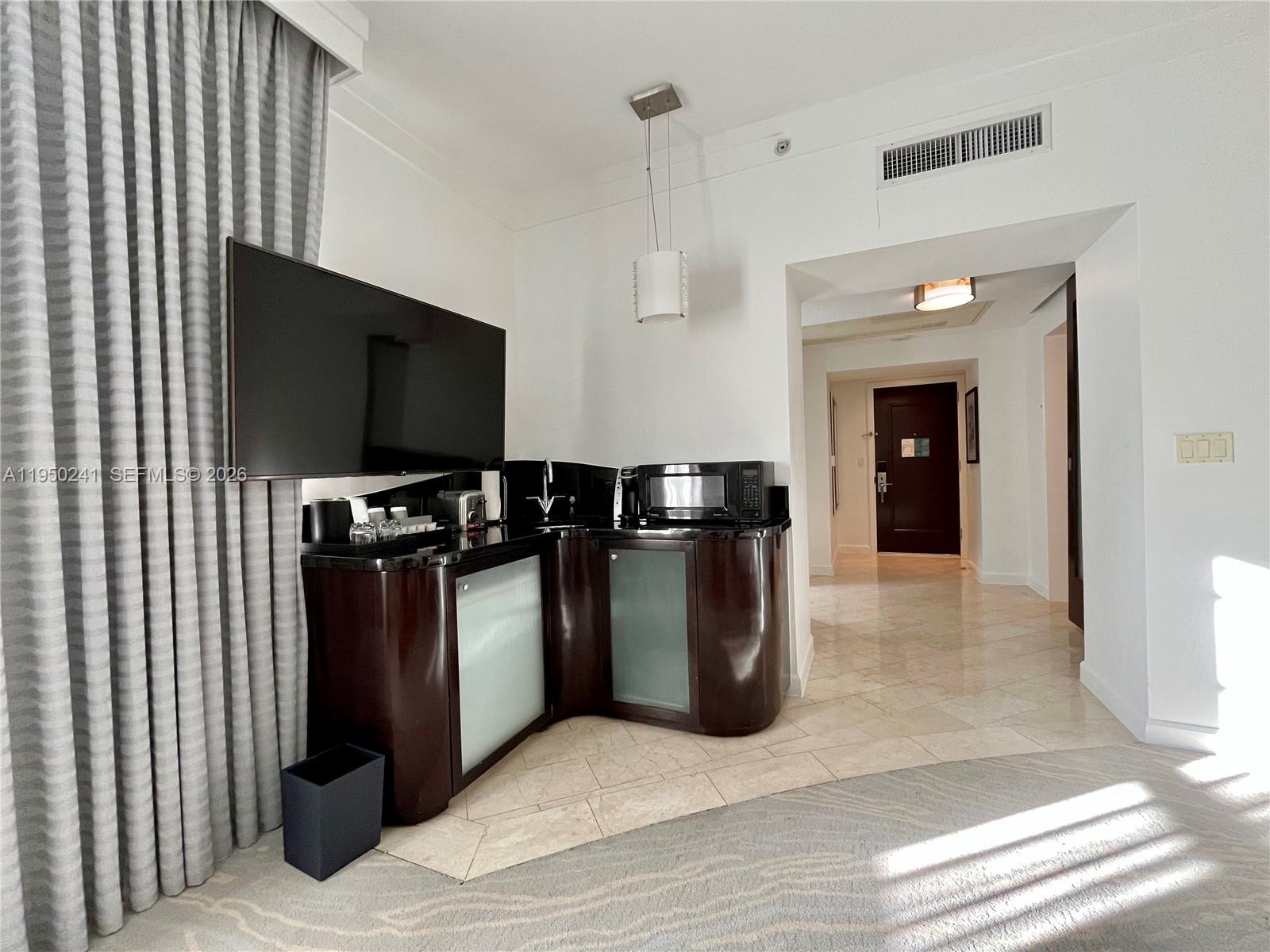 FONTAINEBLEAU III OCEAN C - Residential