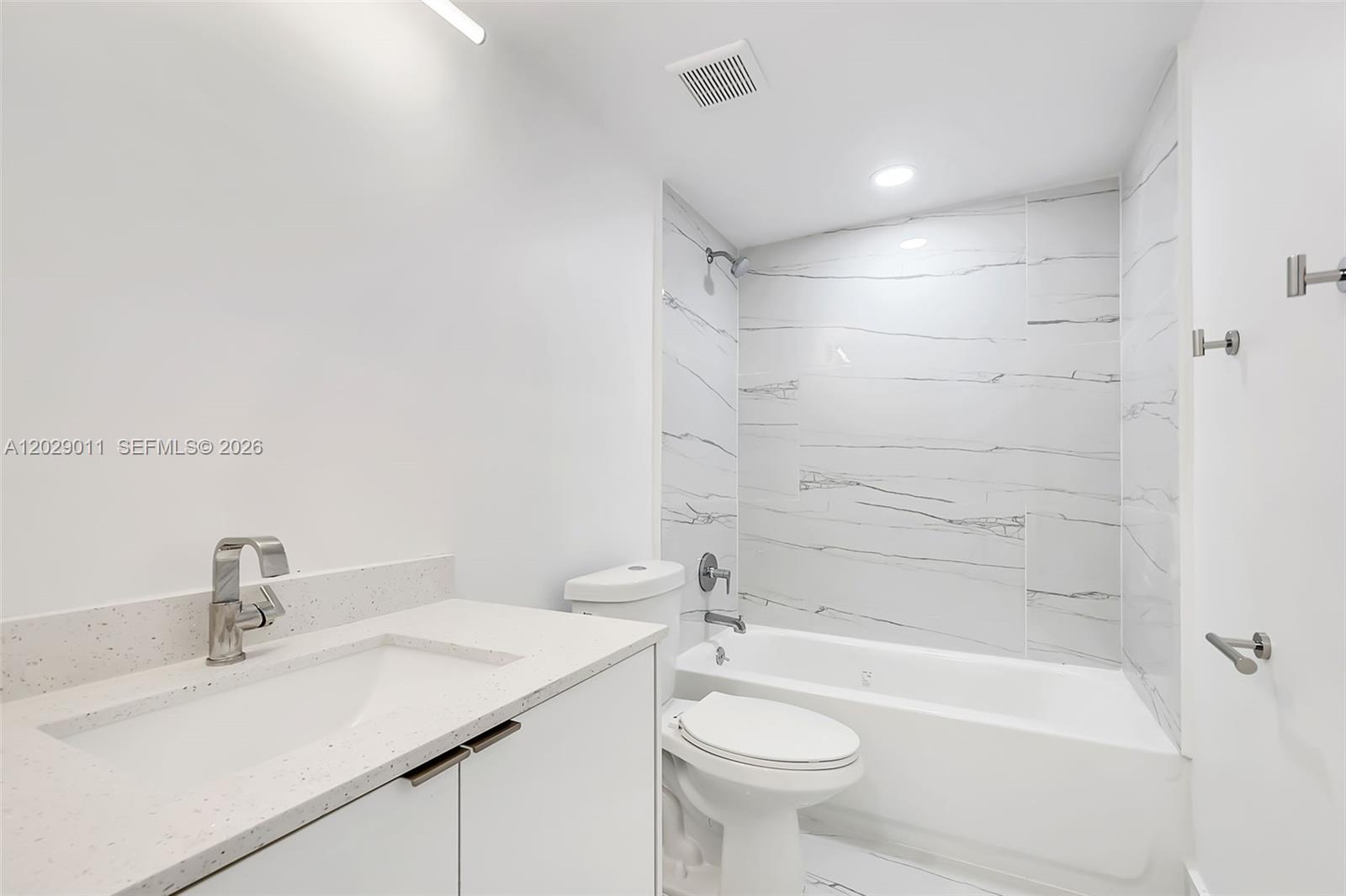 BLANTON PARK - Residential Lease