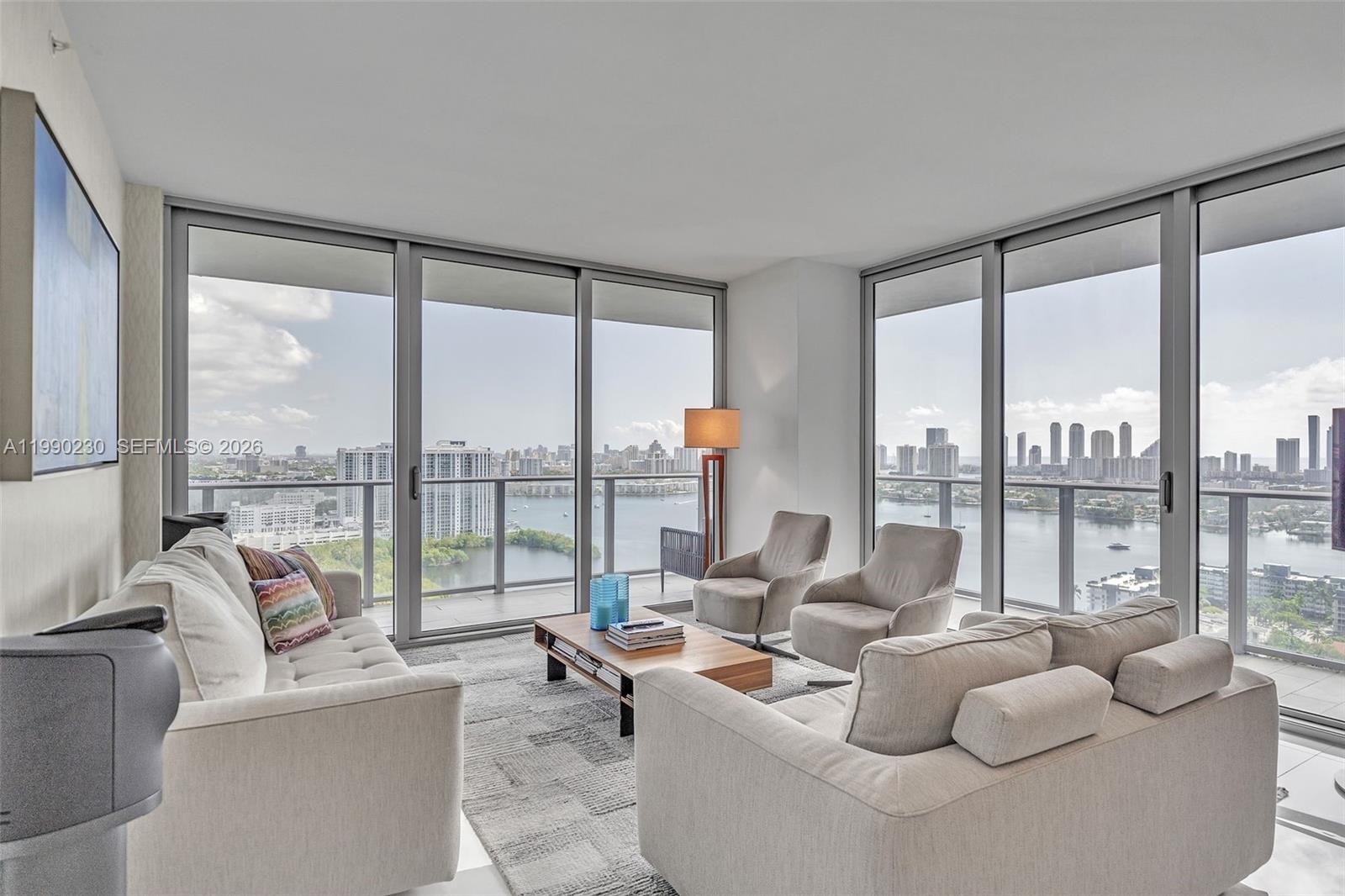 THE HARBOUR NORTH CONDO - Residential
