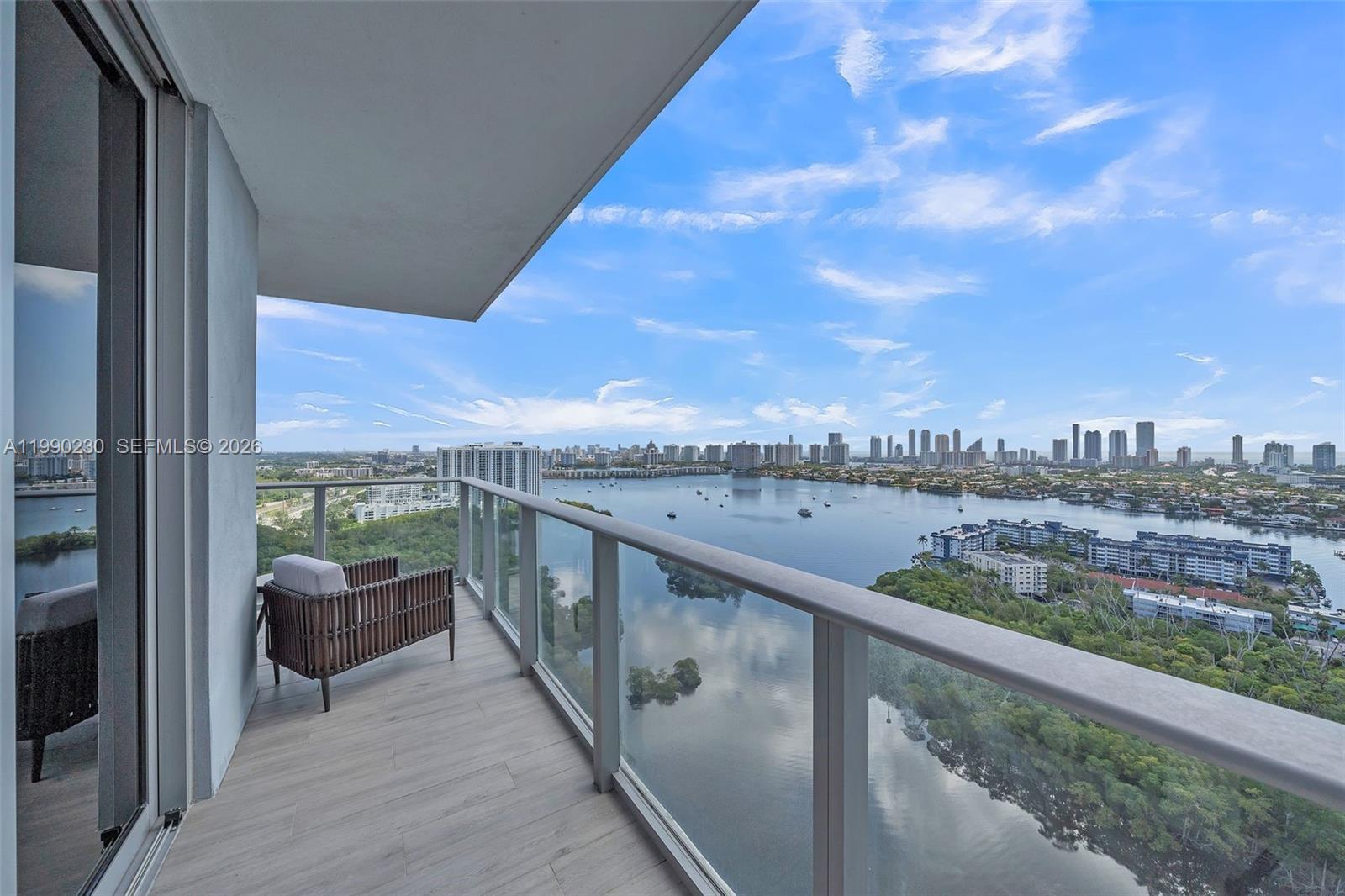 THE HARBOUR NORTH CONDO - Residential
