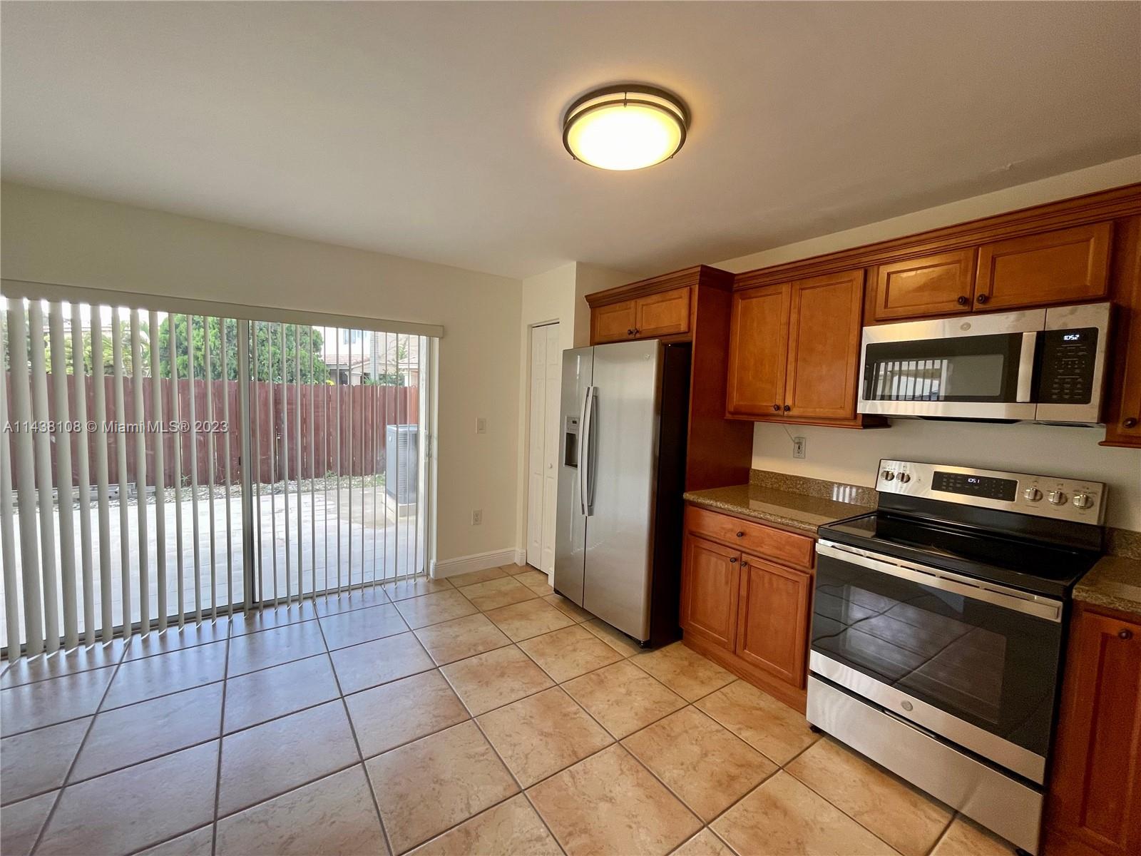 CONTINENTAL HOMES TOWNHOU - Residential Lease