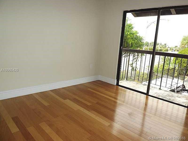 Villas University Square - Residential Lease