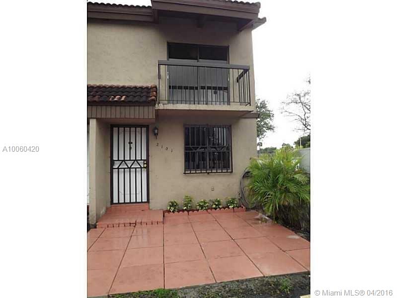 Villas University Square - Residential Lease