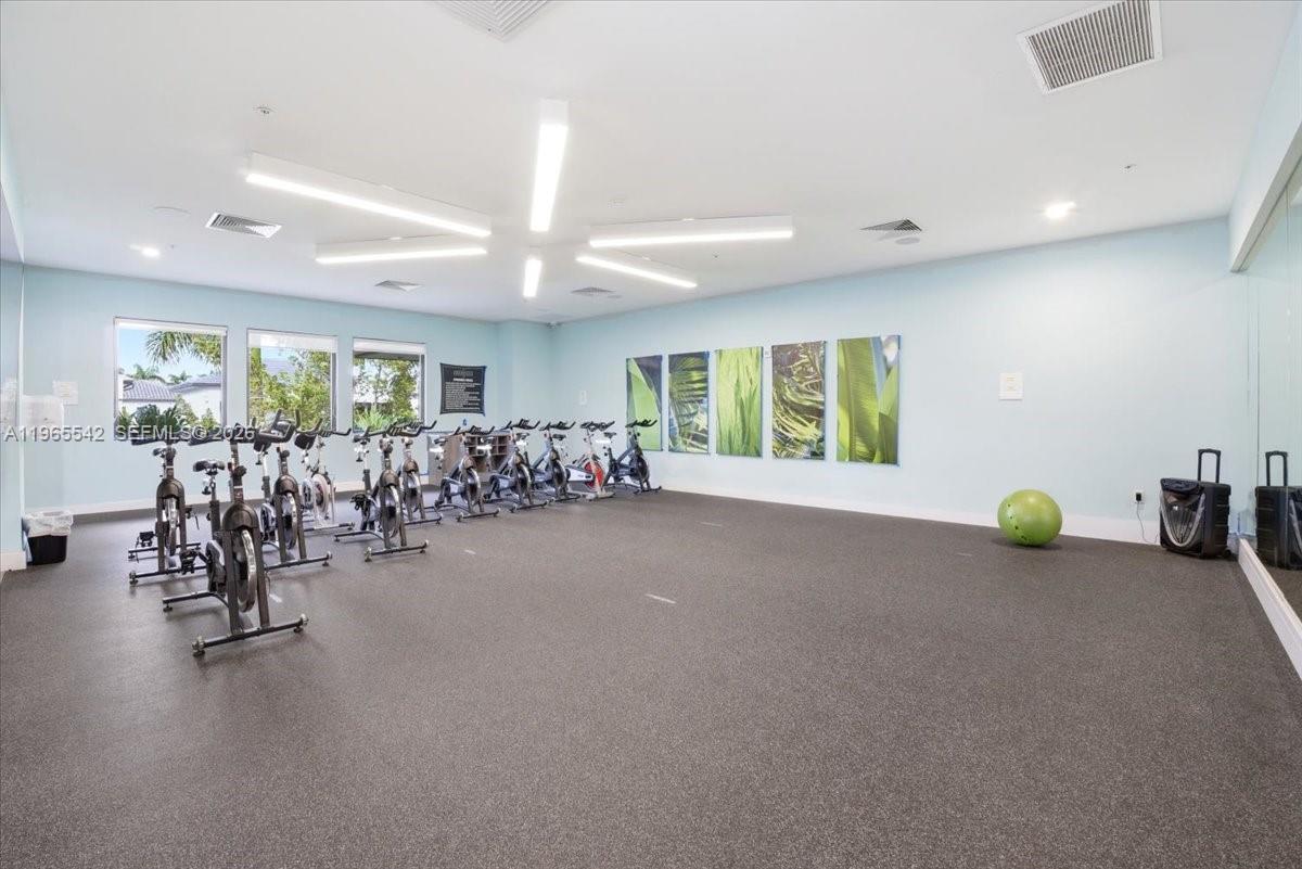 DOWNTOWN DORAL SOUTH PHAS - Residential