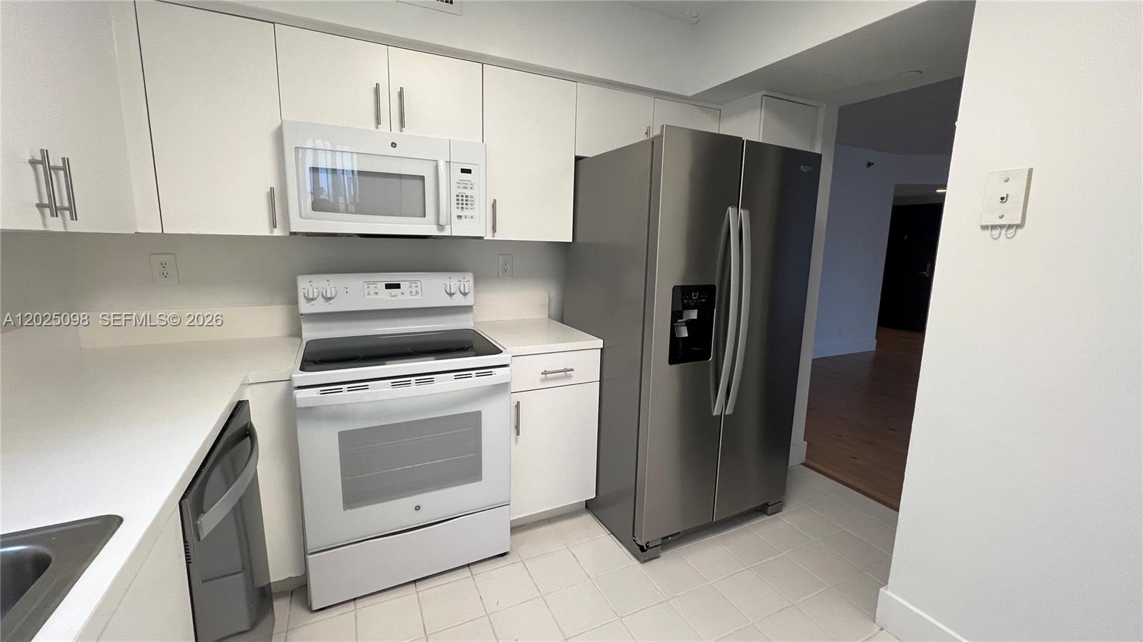 PARC CENTRAL AVENTURA EAS - Residential Lease