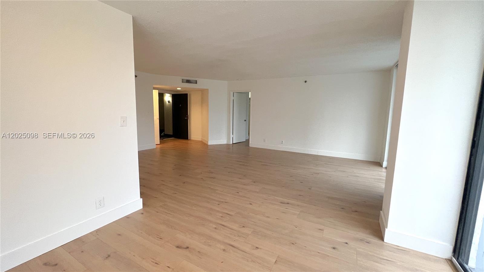 PARC CENTRAL AVENTURA EAS - Residential Lease