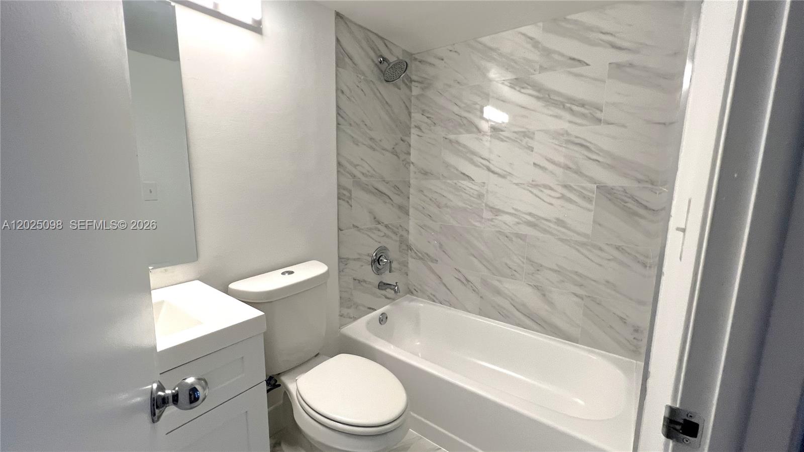 PARC CENTRAL AVENTURA EAS - Residential Lease