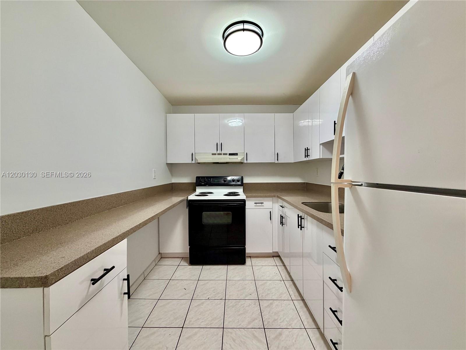 DOUGALS TOWER CONDO - Residential Lease