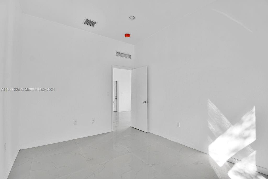 86TH STREET MANOR - Residential