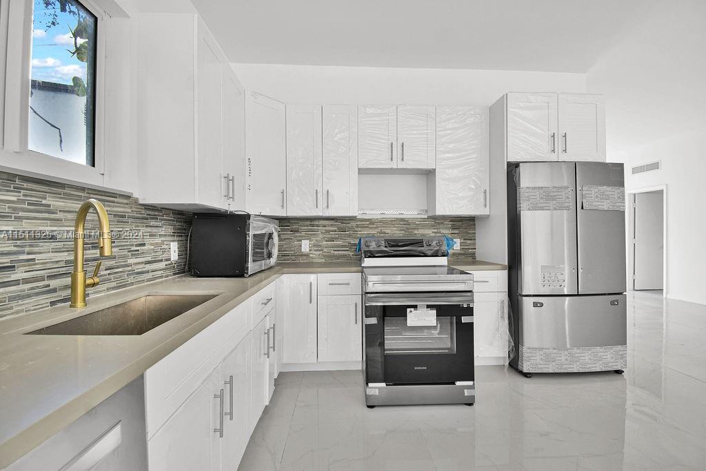86TH STREET MANOR - Residential