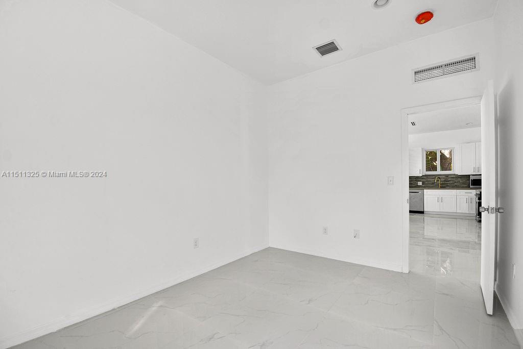 86TH STREET MANOR - Residential