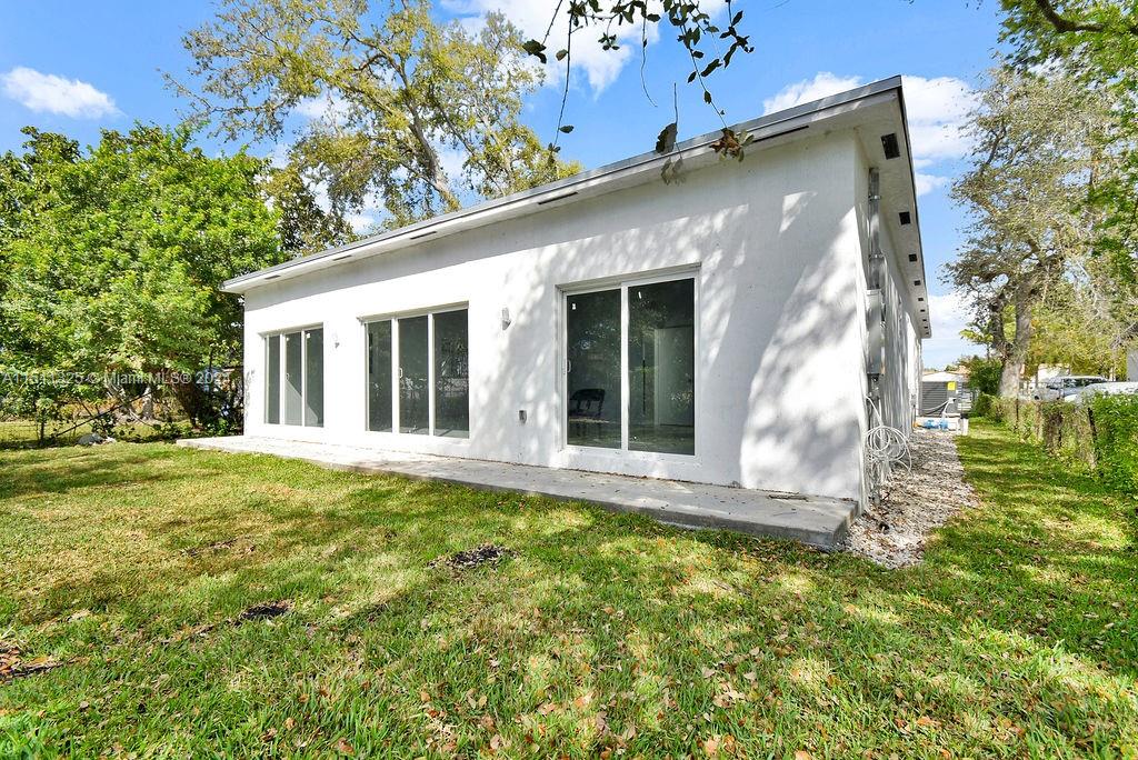 86TH STREET MANOR - Residential