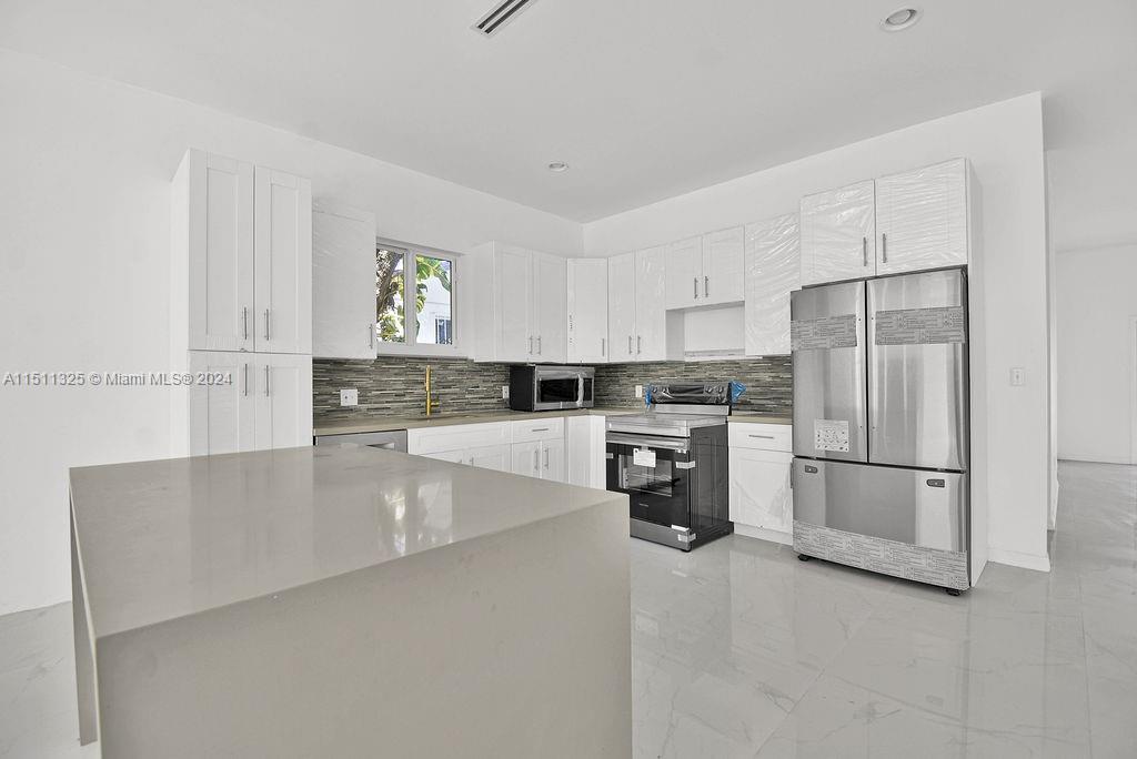 86TH STREET MANOR - Residential