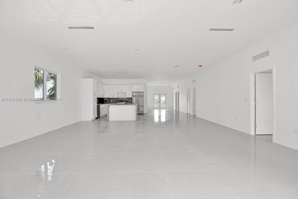 86TH STREET MANOR - Residential