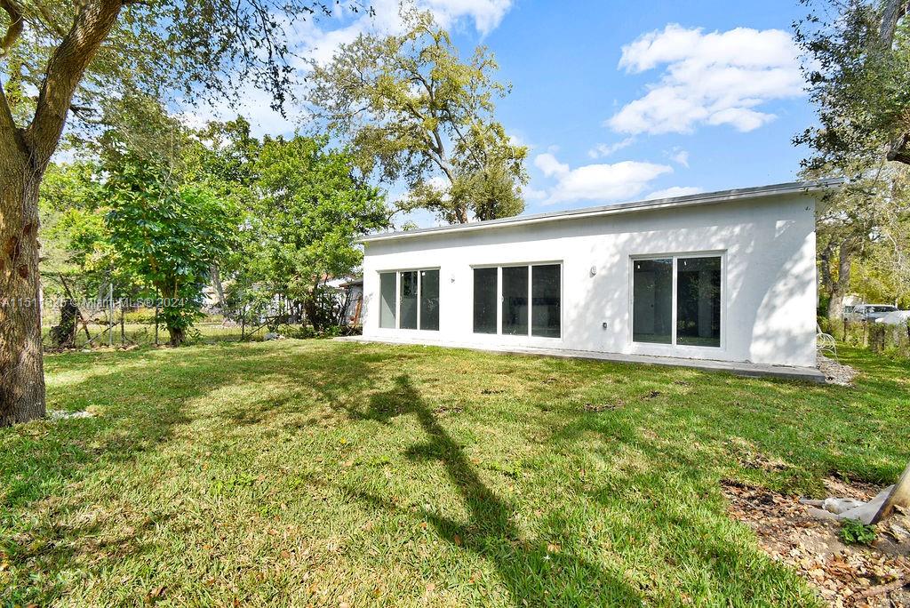 86TH STREET MANOR - Residential