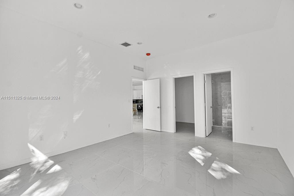 86TH STREET MANOR - Residential
