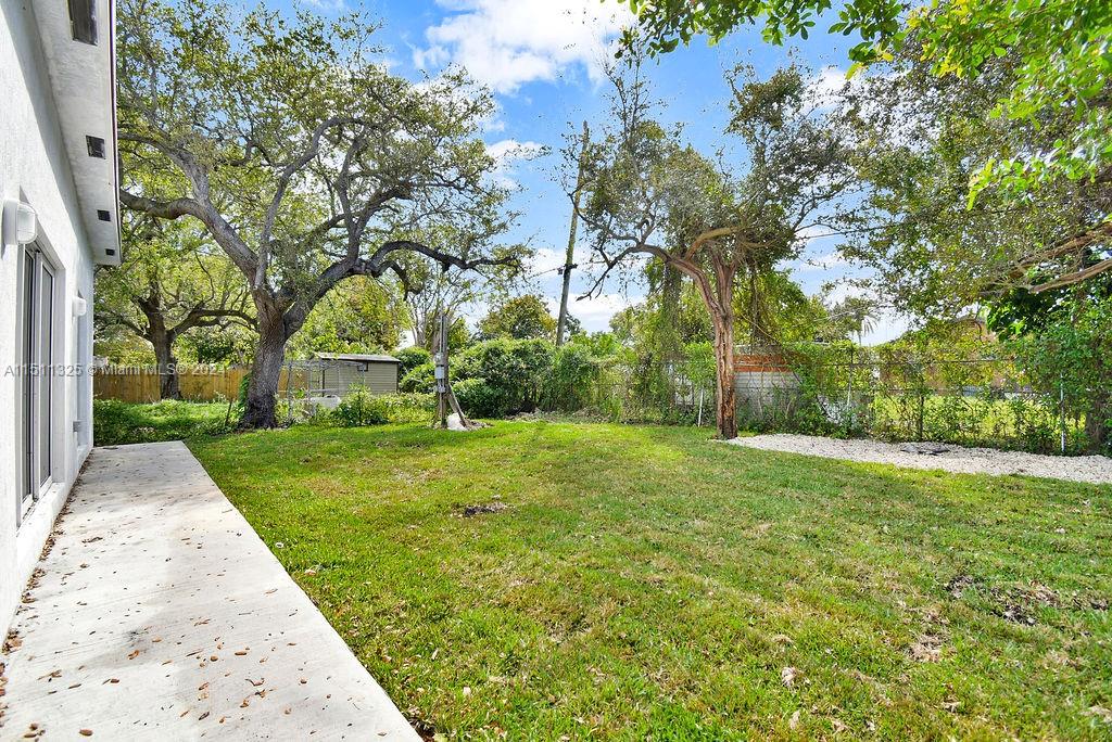86TH STREET MANOR - Residential