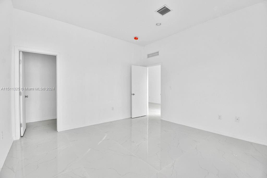 86TH STREET MANOR - Residential