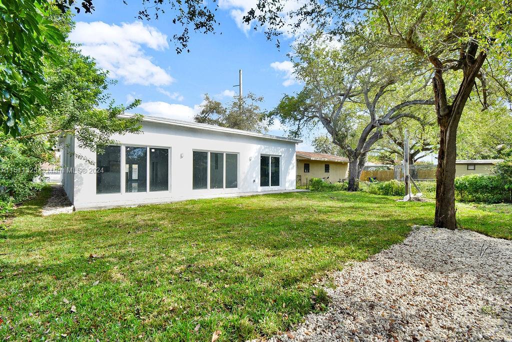 86TH STREET MANOR - Residential