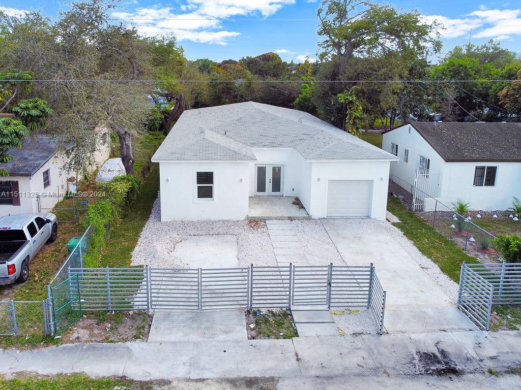86TH STREET MANOR - Residential
