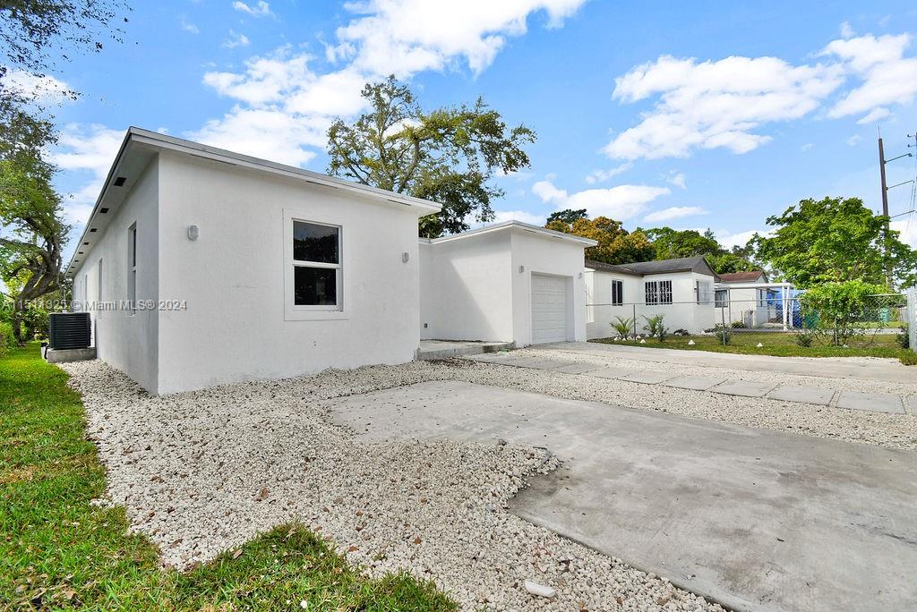 86TH STREET MANOR - Residential