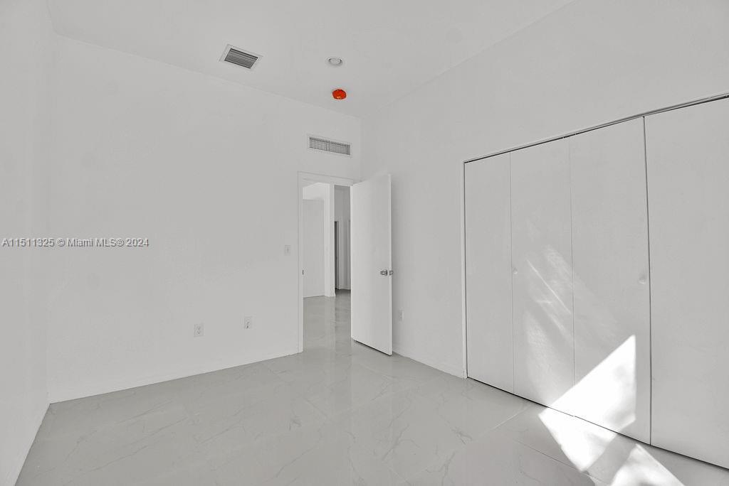 86TH STREET MANOR - Residential