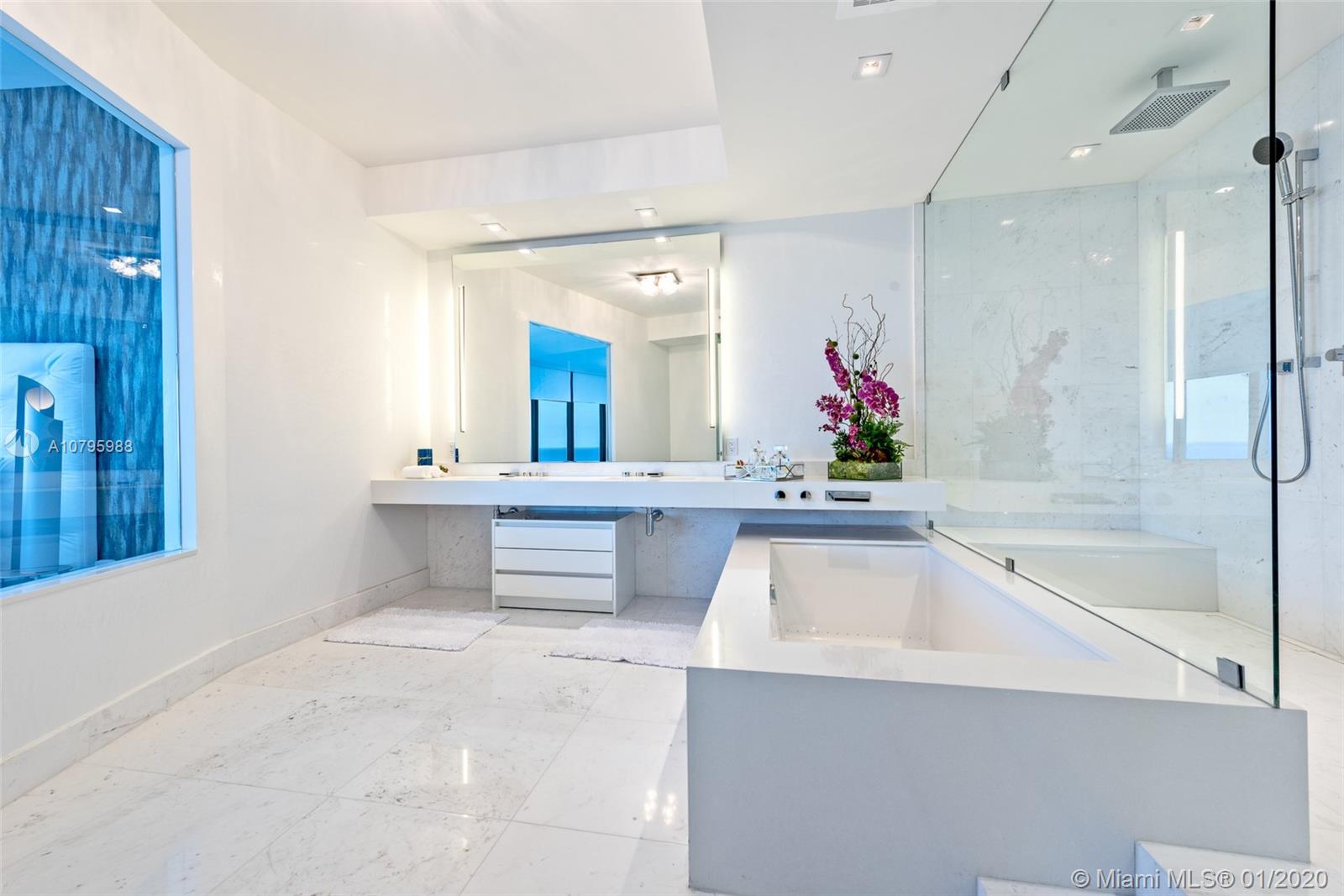 18555 COLLINS AVENUE COND - Residential