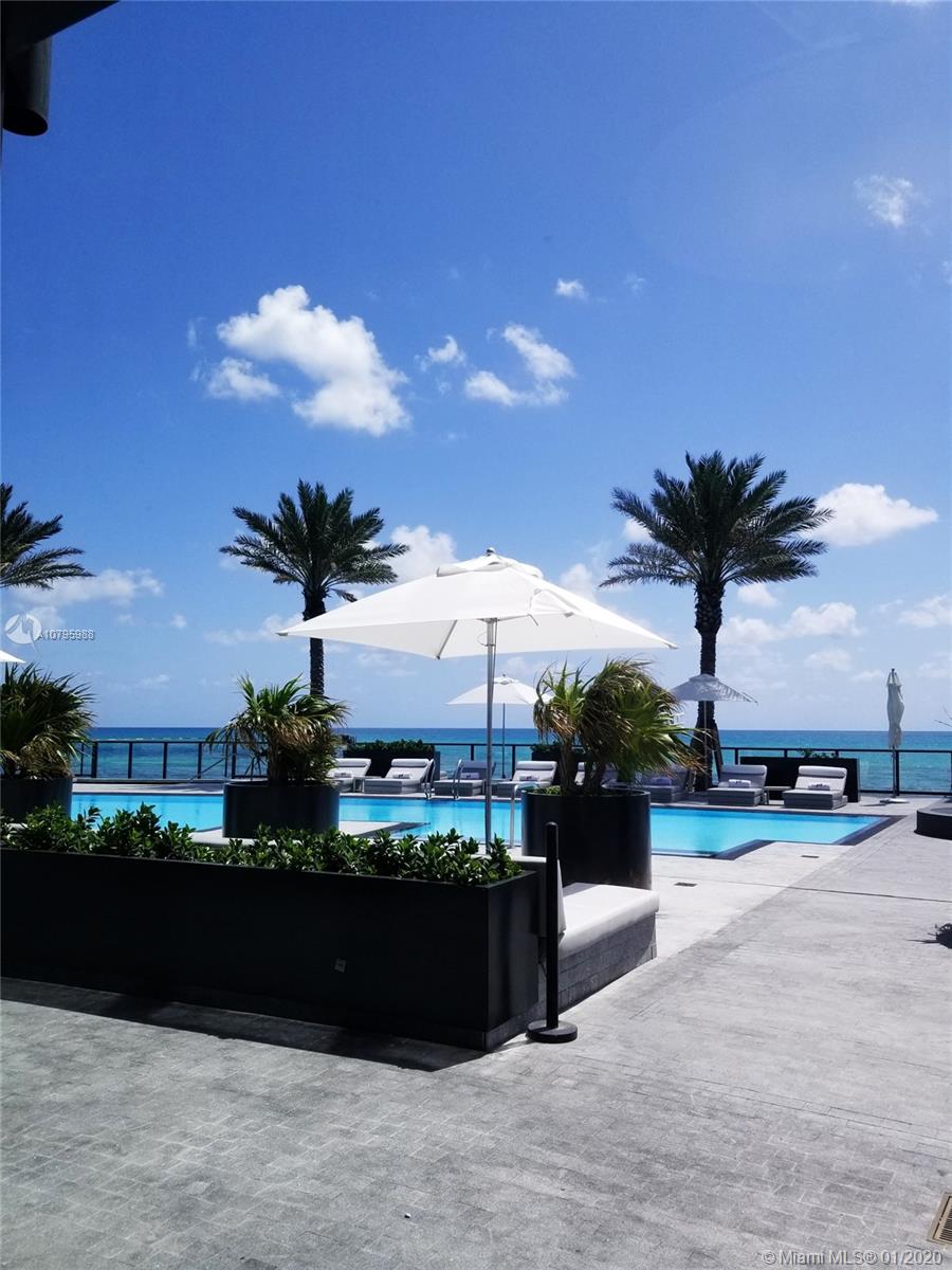 18555 COLLINS AVENUE COND - Residential