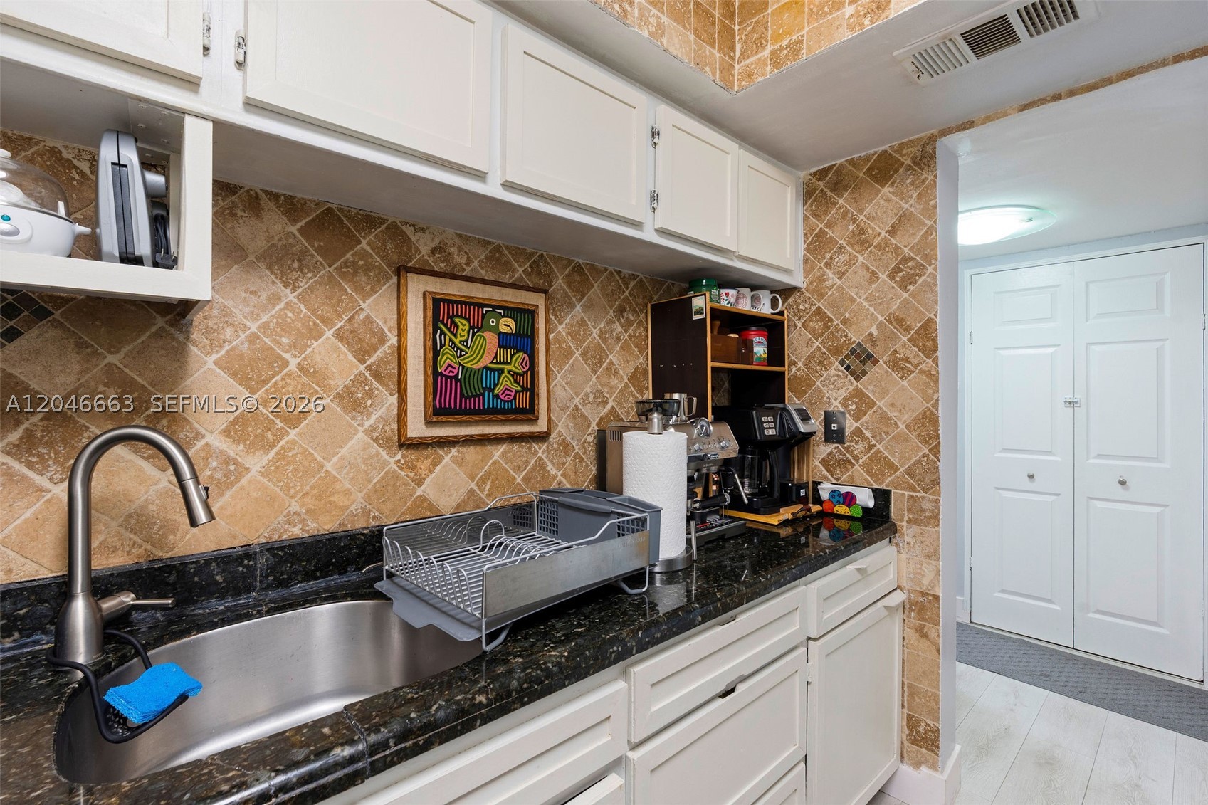 CORAL TOWERS CONDO - Residential